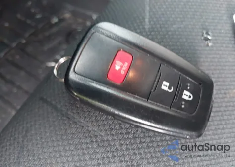 2019 Toyota Rav4 Xle z USA, uszkodzony, nr VIN 2T3P1RFV3KW005369